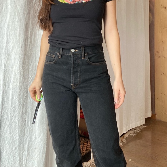 Embroidered high rise, wide leg Jeans - Picture 9 of 9